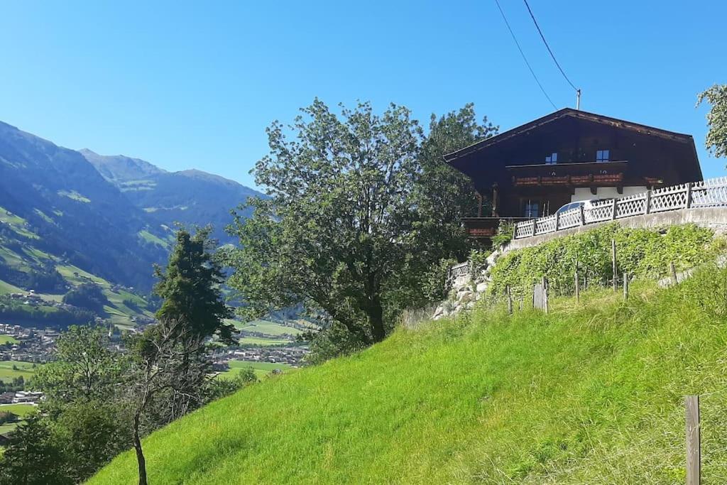 Alpine Cottage With Exceptional View Майерхофен Екстериор снимка