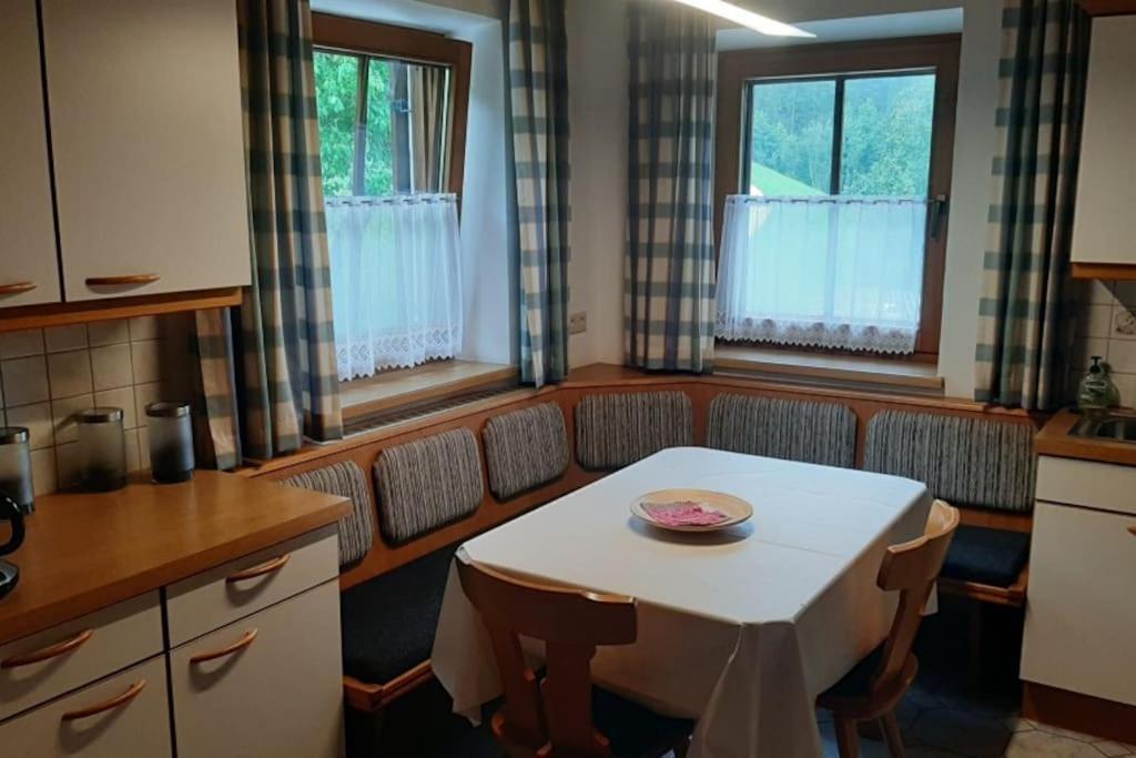 Alpine Cottage With Exceptional View Майерхофен Екстериор снимка